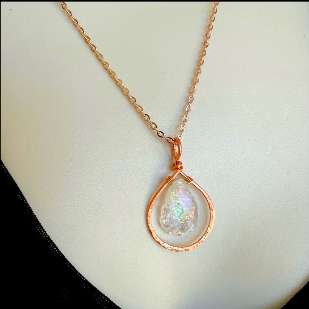 Gorgeous ONE OF A KIND Angel Aura crystal necklace. NEW.